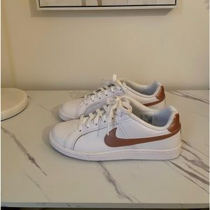 🛑SOLD Nike Sneaker Fleece Lined